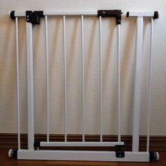 ベビーゲート　西松屋