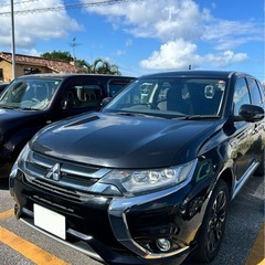 タイヤ新品　車検二年付き　三菱　アウトランダー　PHEV 2015年式　ナビパッケージ　ブラックの画像