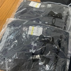 新品未使用 UNDER ARMOR  コンプレッションウェア 3着セット‼️
の画像