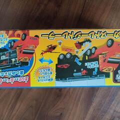 新品未使用品　ミニカー4台付ストレージトレーラーの画像