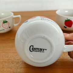 カップ🍓×3&お皿×1　今月末までのお取引です、早い者勝ちの画像