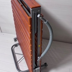 折りたたみ式ベッドの画像