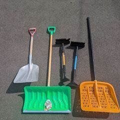 受付終了 スノースコップ、スノーブラシ 一式
