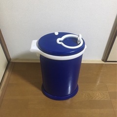 おむつのごみ箱の画像
