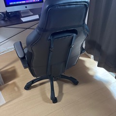 ゲーミングチェアの画像