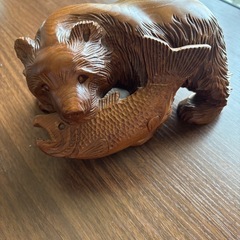 クマの木彫り
の画像