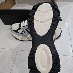 新靴 Adidas の画像
