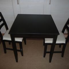 IKEA(イケア) テーブル＆チェア2脚, IKEAダイニングテーブル、椅子セット ダイニングテーブルと椅子のセットの画像