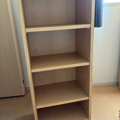 棚板移動可能　　本棚