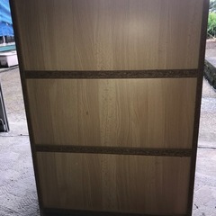 ガラス戸キャビネットの画像