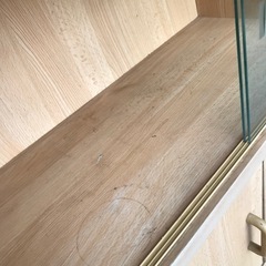 ガラス戸キャビネットの画像