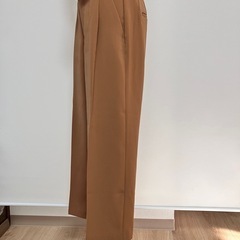 GU ワイドパンツ　茶色の画像