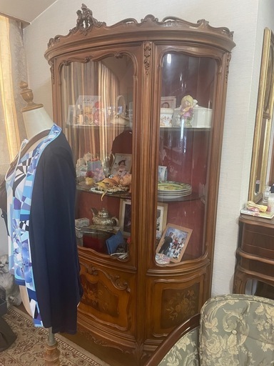 アンティークキャビネット