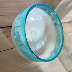ハムスターのゲージと付属品まとめ売りの画像