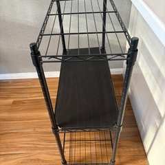 ニトリ購入　スチールラック 3段（ブラック） ※木目棚板付きの画像