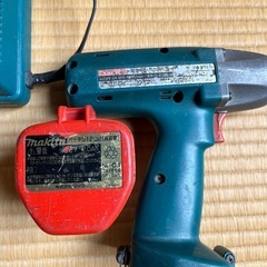 ジャンク　マキタ　電池インパクトドライバー　バッテリー使えませんの画像