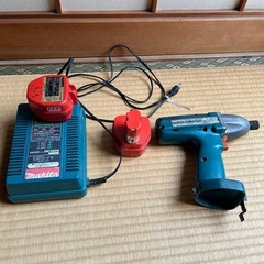 ジャンク　マキタ　電池インパクトドライバー　バッテリー使えません