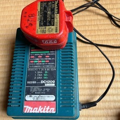 ジャンク　マキタ　電池インパクトドライバー　バッテリー使えませんの画像