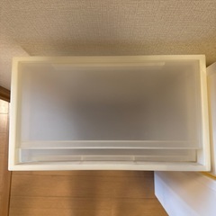 押入れケース2つ+無印衣装ケース1つの画像