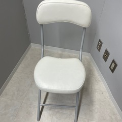 折りたたみイス２セットの画像