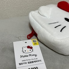 【新品未使用タグ付き】韓国限定 ダイソー ハローキティ ポーチの画像