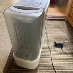 加湿器付き空気清浄器　シャープHV-B50-A
の画像