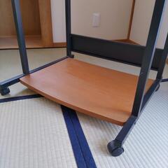 パソコンデスクの画像