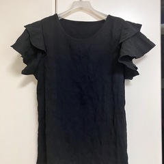 未使用　フリルカットソー　黒