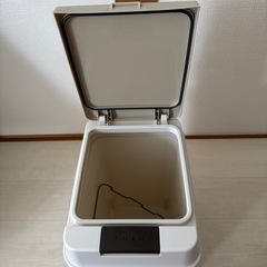 ゴミ箱の画像