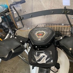お値段下げました　🏍【実用派におすすめ】風防・大型ケース・充電機能付き！カスタム済スーパーカブ の画像
