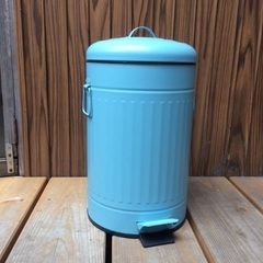 新品未使用◎蓋付きブリキペダルゴミ箱 12ℓ スモークブルー 持ち手付き 中バケツ取り外し可能の画像