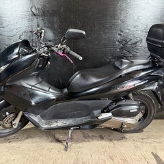 ★支払総額10.8万円★定休日なし！いつでも現車確認可能！ ホンダ PCX125 黒 JF28 人気のPCX！ 4ストインジェクション！ 集中キー！ リアボックス付き！ 社外マフラー！社外ブレーキレバー！ アルミステップ！ サイスタ付き！の画像