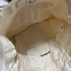 UNIQLO カウズ　美品　トートバッグの画像