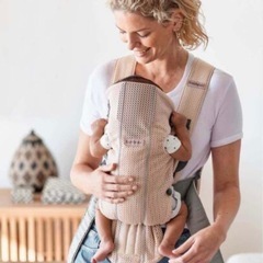 未使用ベビービョルン 抱っこひも ベビーキャリアMINI ダスティピンクの画像