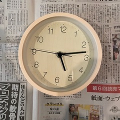 【ジャンク品】ニトリ　北欧風時計　スタンド付き！