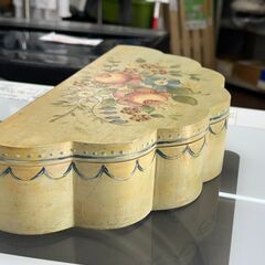 リサイクルショップどりーむ天保山店　No2678　小物入れ　楕円形　蓋つき　レトロ　アンティーク　ヴィンテージの画像