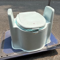 ポータブルトイレ