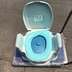 ポータブルトイレの画像