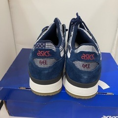 ASICS ネイビー ランニングシューズの画像