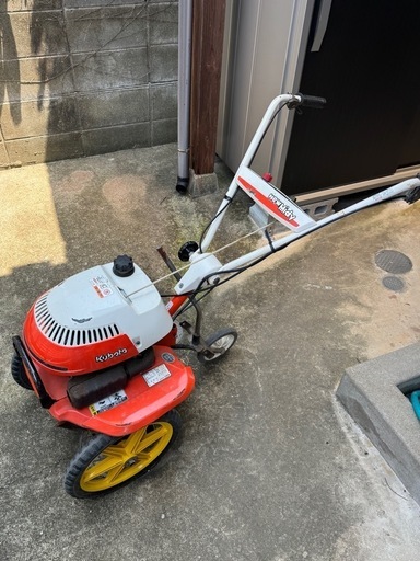 農用トラクター（耕運機）