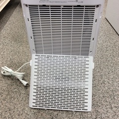 ジモティー見た！で5%OFF【衣類乾燥除湿機】除湿機　IRISOHYAMA ｱｲﾘｽｵｰﾔﾏ IJDC-K80-W 2022年製 デシカント式:ホワイトの画像