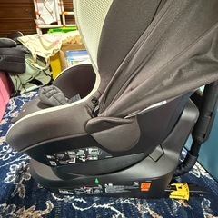 エールべべ　回転式チャイルドシートの画像