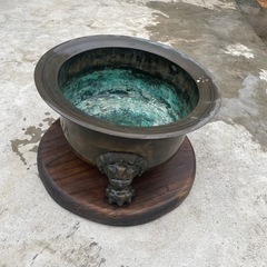 大正十一年青銅製 獅子足火鉢 木製台座付きの画像