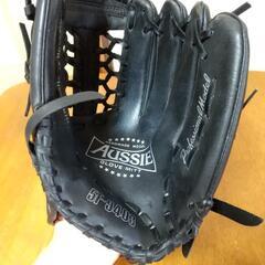 お譲り完了あげます7/8あたりまで中古美品野球グローブ AUSSIE 5F9403とボールの画像