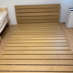 クイーンベッド（マットレス無し）の画像