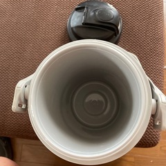 【値下げ】ミズノ　象印水筒の画像