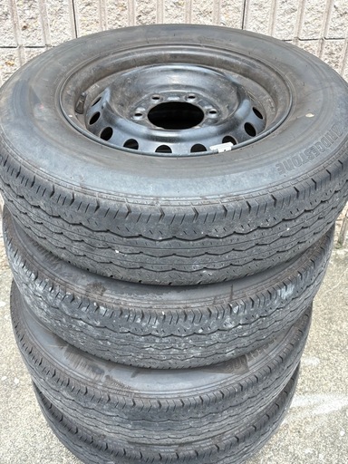 ハイエース　タイヤ