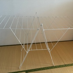 物干しラックの画像
