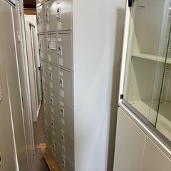 ダイヤル錠　18人用ロッカー　マスターキー付き サイズ幅90 奥45 高さ179cmの画像