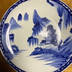 白地に青絵の大皿の画像